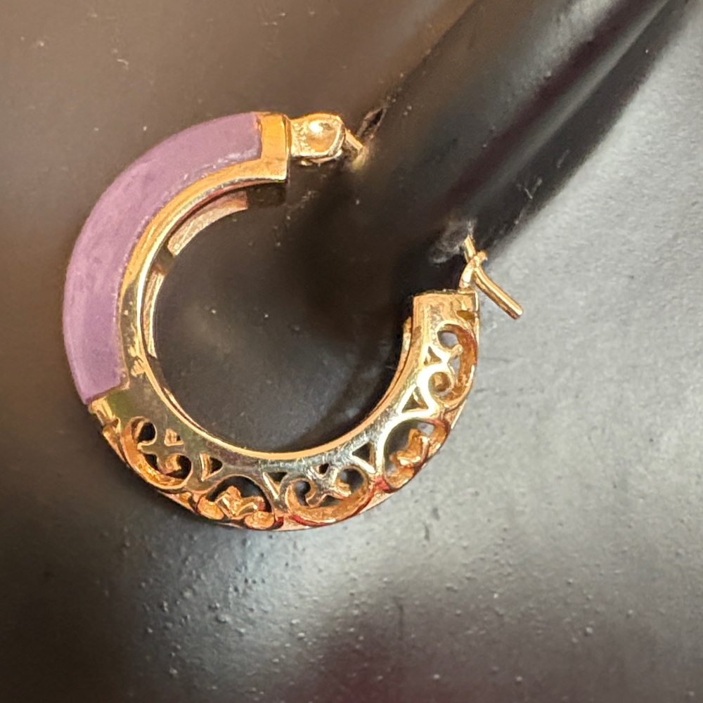 14k Gold and lavender Jade Hoop Earrings - Picture 2 of 6